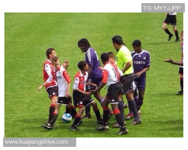 平民窟少年逆袭成足球明星的奋斗与梦想之路