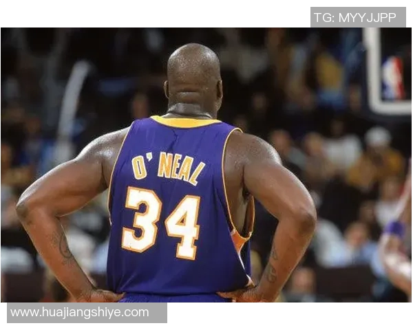 足球明星眼中的奥尼尔：跨界巨星的魅力与影响力探讨